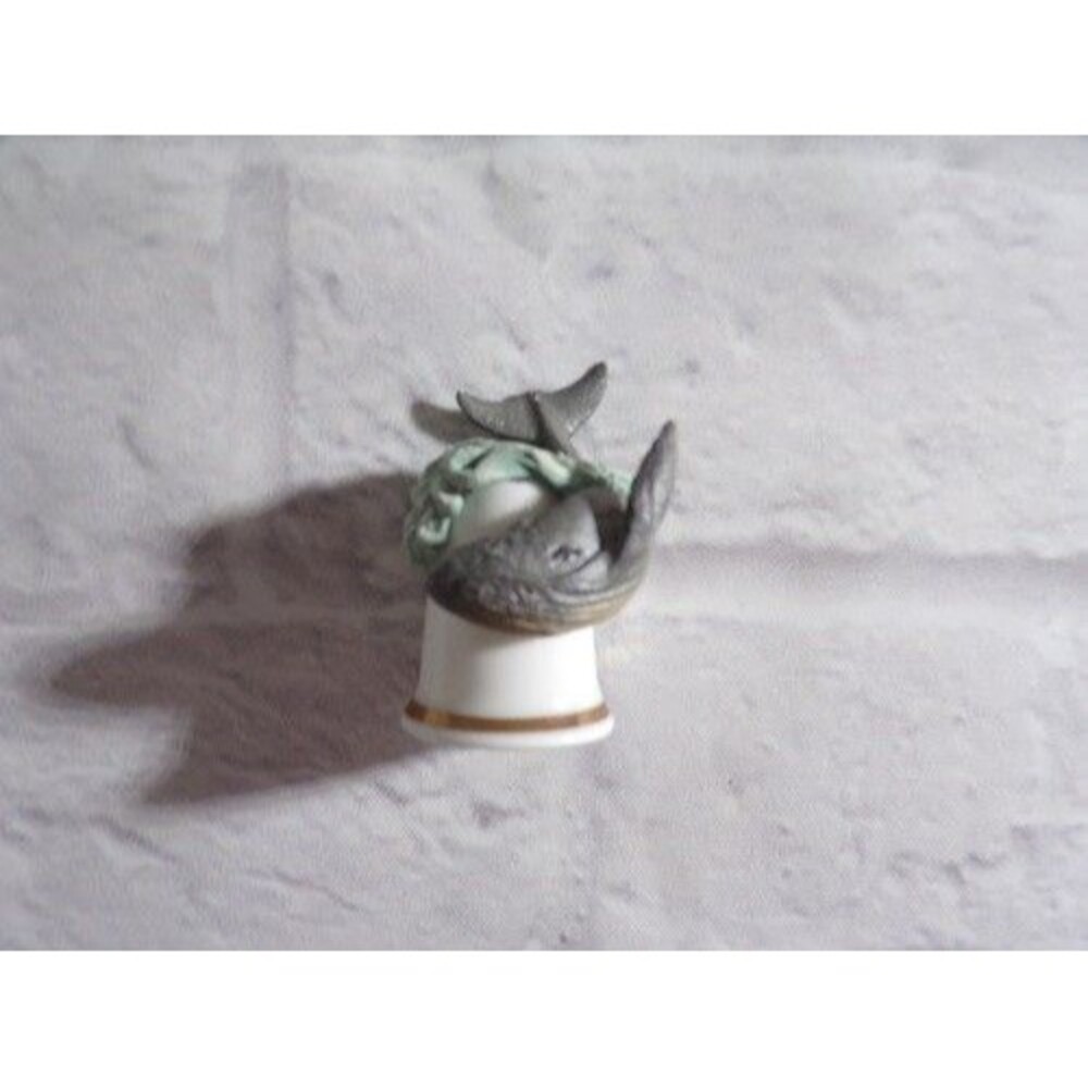Collectible Sterling Classic Crafted In England Porcelain Thimble Whale HTF